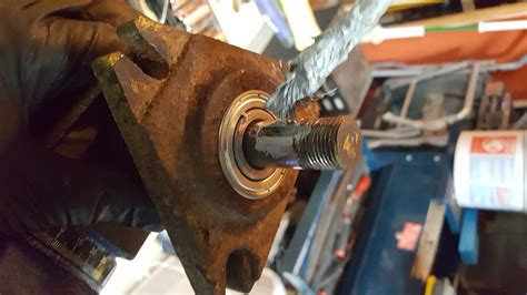 John Deere Mower Deck Spindle Bearing Replacement : 13 Steps (with Pictures) - Instructables