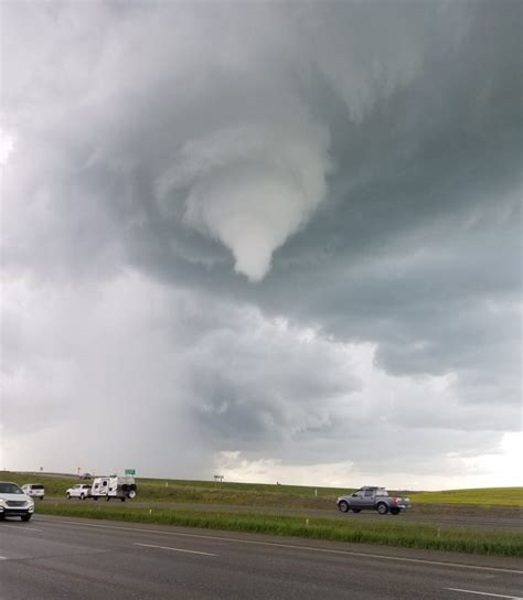 Tornado warning issued after funnel cloud spotted in Crossfield ...