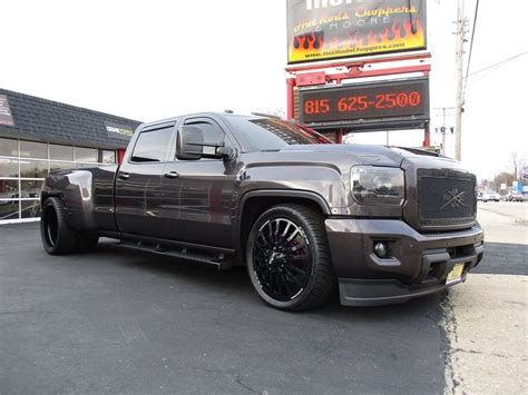 Custom GMC Trucks: Powerful and Stylish