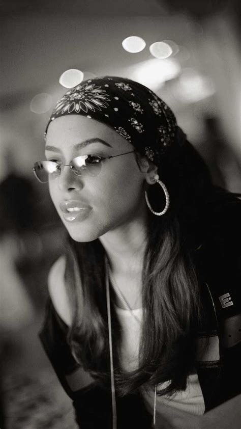 Aaliyah Wallpaper - iXpap | 90s hairstyles, Grunge hair, Hair styles