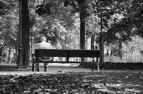 Old man sitting alone on a bench - cc0.photo