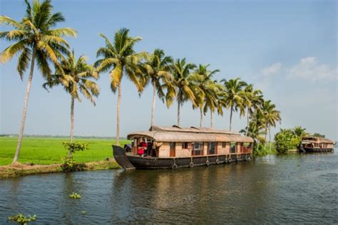 Kerala Houseboat Packages - Explore Serene Backwaters | Seasonz India ...