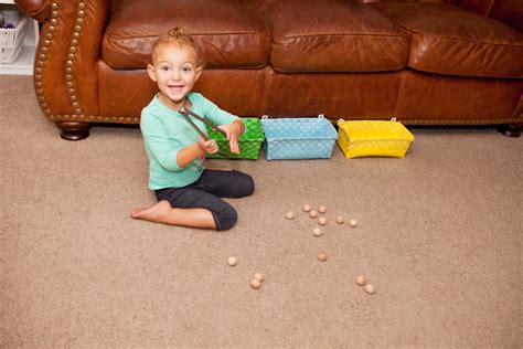 Mommy Minutes: Homemade Crane Game