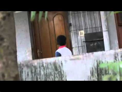 Funny doorbell prank - YouTube