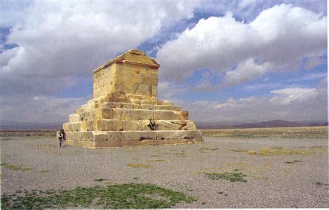 POSTCARD EXCHANGE: IRAN - Pasargadae