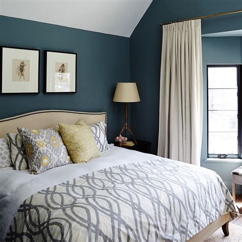 Four Clever Ways to Use Paint to Make Any Small Space Look Bigger | Bedroom color schemes ...