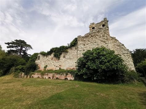 Wallingford Castle Gardens And Meadows