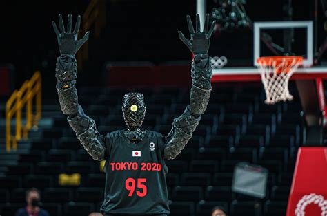 Tokyo 2021 Olympics gets a new showstopper – a basketball playing ...