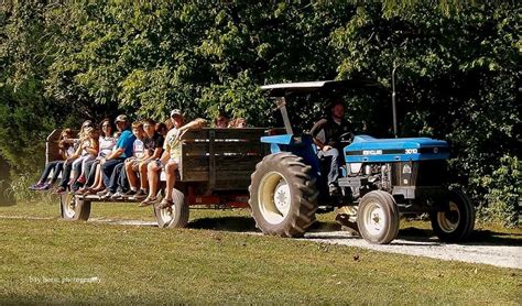 Book Your Group Hayride | Tractor-drawn Hayride | Private Hayride ...