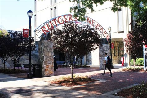 Gaano Kakumpitensya ang Proseso ng Pagtanggap ng Rutgers University-Newark?