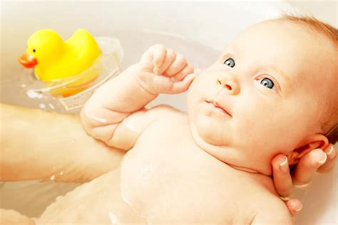 How to Bathe Your Newborn For the First Time | Smart Mom Ideas