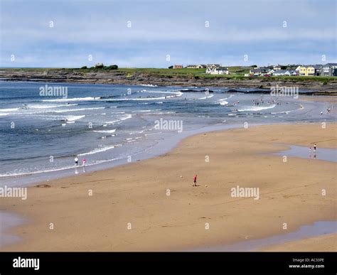 Lahinch beach bay hi-res stock photography and images - Alamy