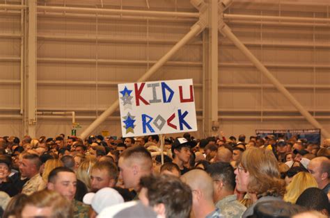 Kid Rock wows troops > March Air Reserve Base > Article Display