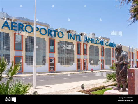 Cape verde Sal Airport statue of Amílcar Cabral outside the Stock Photo ...