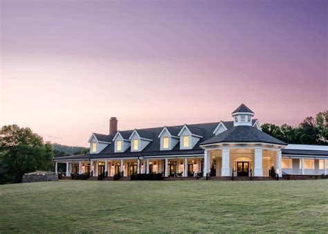 10 Dog-Friendly Hotels Around the South