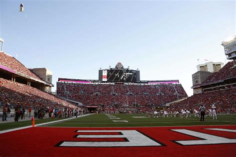 Top 20 college football stadiums you must see in your lifetime | FOX Sports