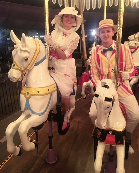 Disney Mary Poppins and Bert Jolly Holiday costumes Disneyland carousel | Mary poppins and bert ...