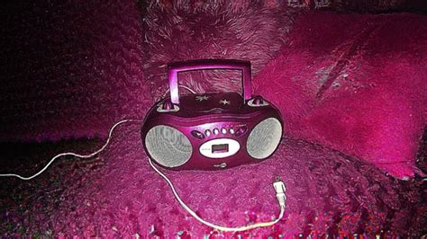 I've managed to find the Everyone Knows That pink boombox. : r/everyoneknowsthat