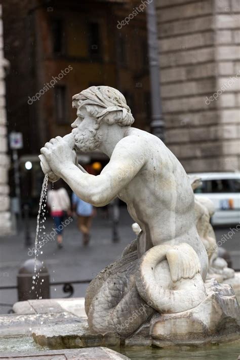 Fontana del Moro (Moor Fountain) in Piazza Navona. Rome, Italy — Stock Photo © wjarek #104439984