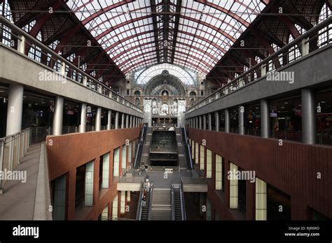 Antwerp central station hi-res stock photography and images - Alamy