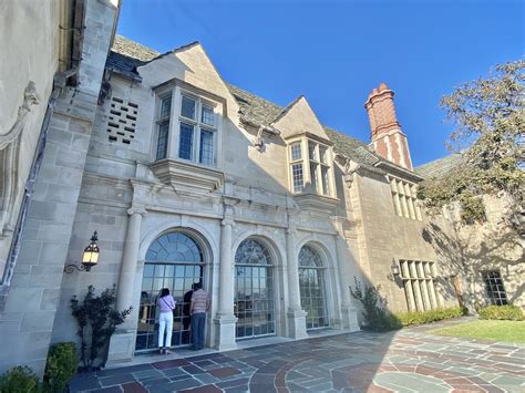 #138: Greystone Mansion/Doheny Estate (Beverly Hills) - Etan Does LA