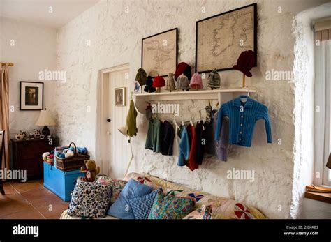 Irish cottage interior hi-res stock photography and images - Alamy