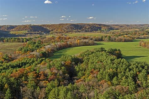 6 BEAUTIFUL Places for Fall Colors by Spring Green Wisconsin