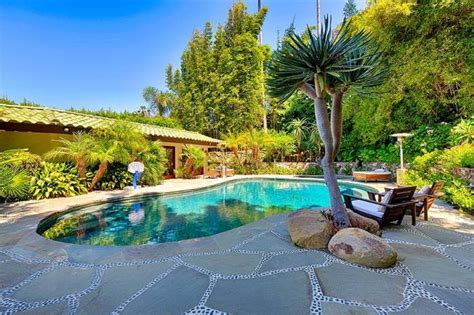 Angelina Jolie's Malibu Rental Home | domino