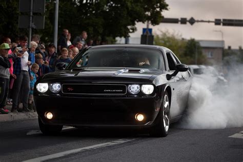 Dodge Challenger Widebody vs Regular - Which To Choose