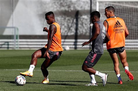 Real Madrid Training: September 8 - Managing Madrid