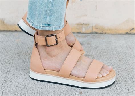 8 Best Walking Sandals for Women You Can Wear All Day, Whether You’re ...