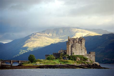 Eilean Donan Castle, Scotland | Castle, Scotland castles, Places to go