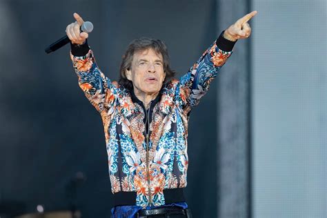 10 Best Mick Jagger Songs of All Time - Singersroom.com