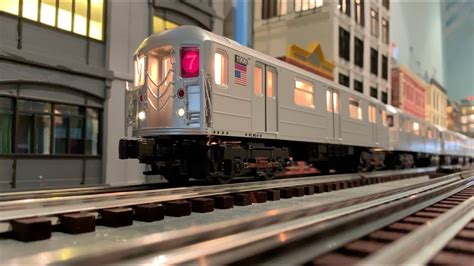 MTH O-Scale New York City Subway R62A (7) Train Set - YouTube