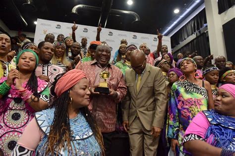 WATCH: Ramaphosa congratulates Soweto Gospel Choir on Grammy – they sing 'Thuma Mina' – The Citizen