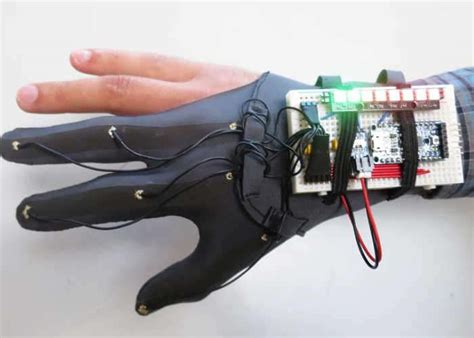 VR Glove Controller Created Using E-Textile Sensors (video) - Geeky Gadgets