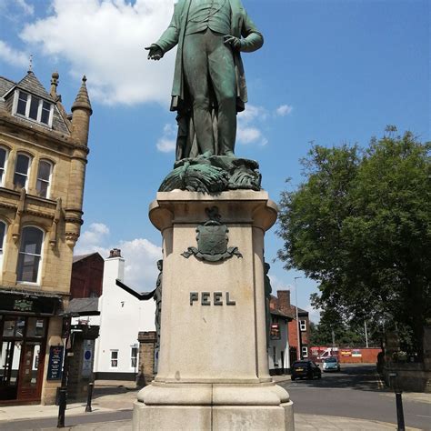 Robert Peel Statue (Bury): UPDATED 2021 All You Need to Know Before You Go (with PHOTOS ...