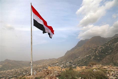 Yemen government welcomes Saudi, Oman efforts for peace in war-torn country – Middle East Monitor