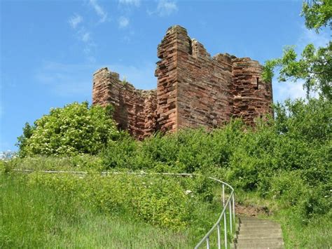 MacDuff's Castle, Fife | WhichCastle.com