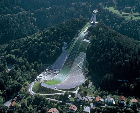 AREL-ARTE: ZAHA HADID: BERGISEL SKY JUMP. INNSBRUCK