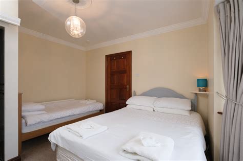 Rooms and Facilities - Four Seasons B&B