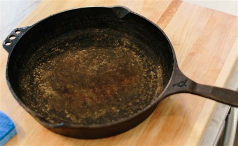 5 Tips To Clean Cast Iron Pans