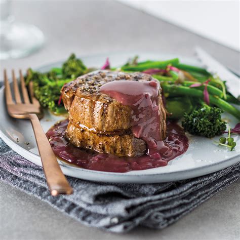 Fillet medallions with red wine reduction | Recipes | Pick n Pay