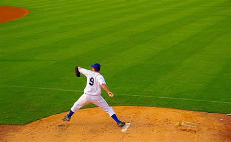 How Fast Is a Fastball? | Wonderopolis