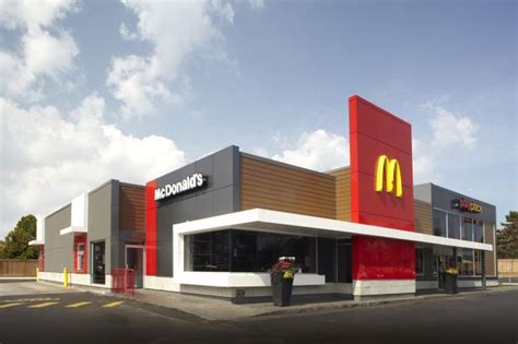 McDonalds, Canada | Restaurant exterior design, Retail architecture ...