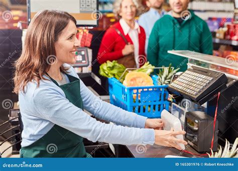 Grocery Store Checkout Scanner