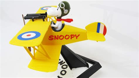 Atlantis Peanuts Snoopy and Sopwith Camel Aircraft Snap Model Kit ...