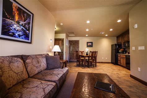 Classic Suites | Springdale Suites | Cable Mountain Lodge