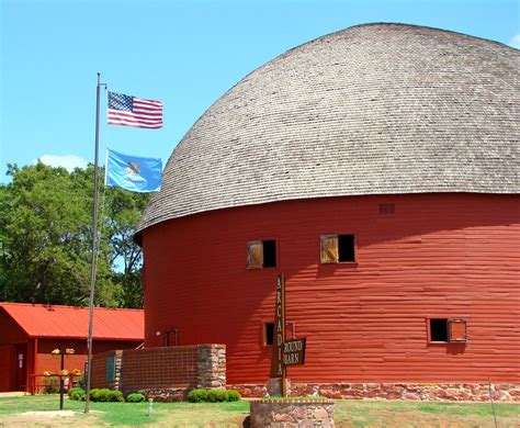 Round Barn- Arcadia, Oklahoma | View from Route 66 Taken Jul… | Flickr