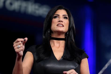 Videos Show NRA Spokeswoman Dana Loesch Lied About Town-Hall Crowd Attacks | Miami New Times